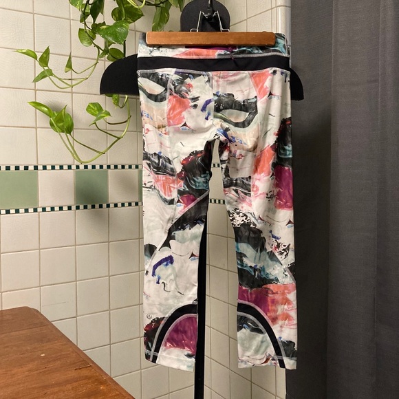 Lululemon Run Inspire Crop Luxtreme Pigment Wave - Picture 8 of 8